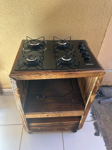 Vende-se fogão com suporte