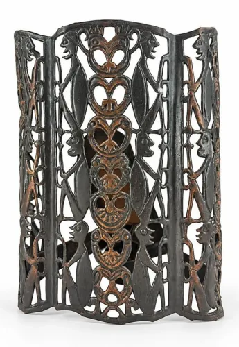 Arandela metal cobreado e vazado Formato curvo ornamentada com étnica/tribal em vazados