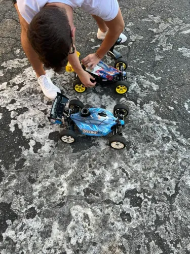 Carrinho a combustão ( Gasolina )