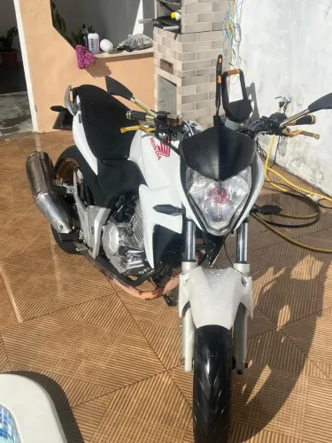 Vendo CB 300 Honda