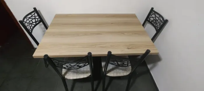 Mesa de Jantar, 4 lugares