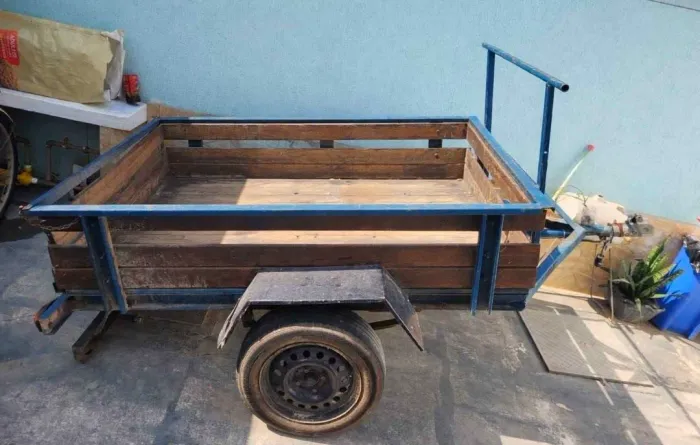 Carretinha  1,80 × 1,20 carga livre 