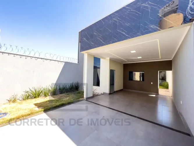 Casa 3 quartos sendo um suíte localizada na Vila Pai Eterno em Trindade Go.