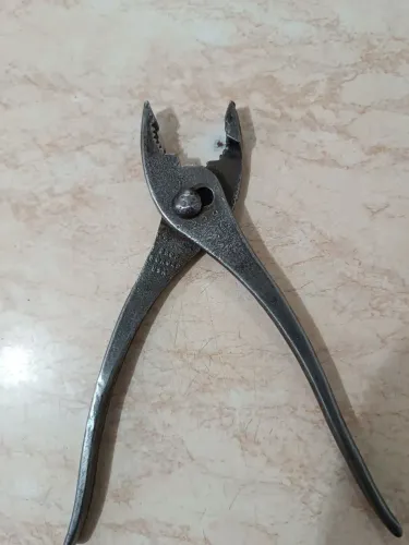 Vendo alicate antigo americano.