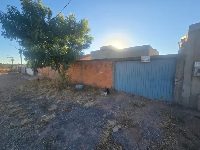 VENDO CASA EM POSSE-GO - SETOR BELA VISTA I- POSSE-GO