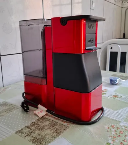 Cafeteira Três Corações Pop Plus