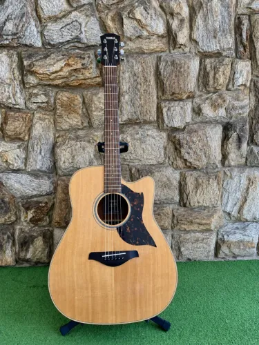 Violão Yamaha A1M Eletroacústico. Novíssimo, pouco uso.