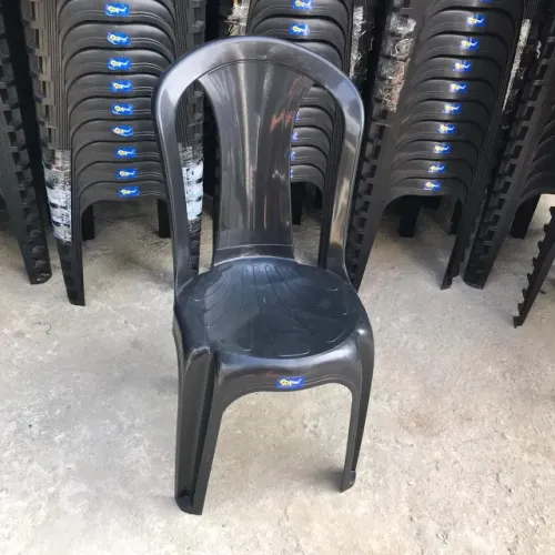 Cadeira de plástico 154Kg - SolPlast Preta