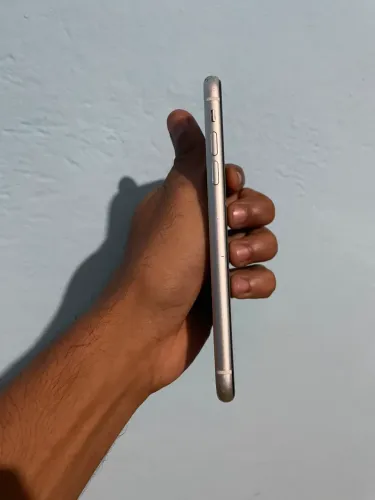 VENDE SE IPHONE 11 BRANCO