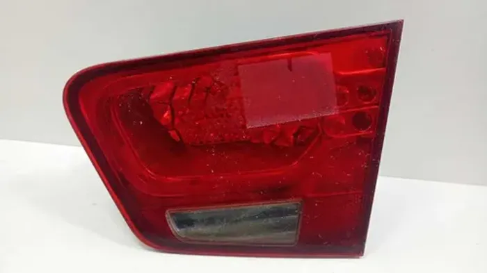Lanterna Tampa Traseira Kia Cerato 2009 2010 2011 2012 L/dir Direito/passageiro Vermelho