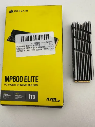 SSD Corsair MP600 Elite, 1TB, M.2 NVMe, Leitura 7GBs e Gravação 6.2GBs, dissipador extra