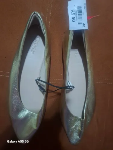 SAPATILHA DOURADA OPENUP NOVA