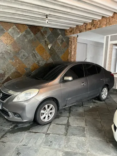 Nissan Versa SL 1.6 16V Flex Fuel 4P Mec. 2014