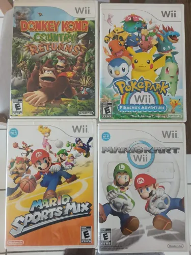 Vendo quatro jogos originais de Nintendo Wii