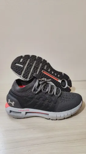 Tênis Under Armour HOVR Phantom 34