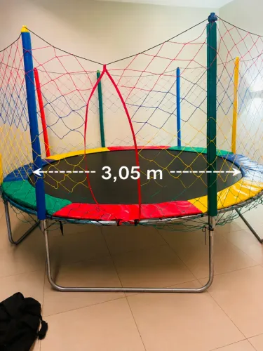 Aluguel de cama elástica e piscina de bolinhas