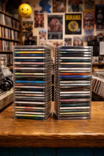 Pacote de 50 CDs da LEGIÃO URBANA