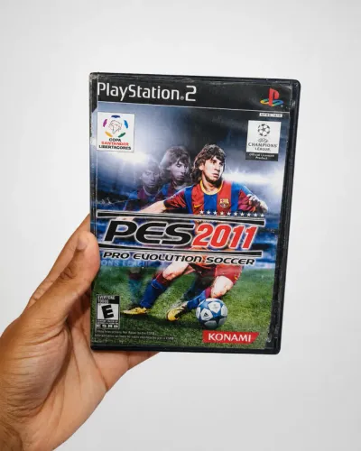 PES 2011 Pro Evolution Soccer Original - PlayStation 2 / PS2