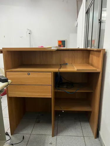 Balcao de Recepção mdf impecável vai com carrinho