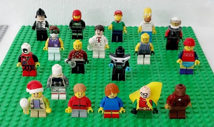 Lote 18 minifiguras Lego