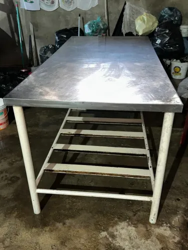 Mesa inox com base de ferro!