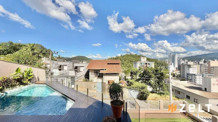 Casa com 3 dormitórios à venda, 257 m² por R$ 2.500.000,00 - Vila Nova - Blumenau/SC