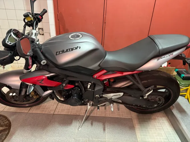 Triumph Street Triple 675R