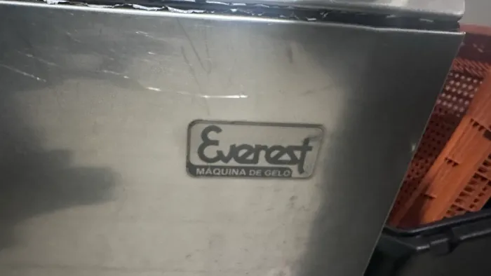 Máquina De Gelo Em Cubo Egc - 150ma C/edg-140 - Everest