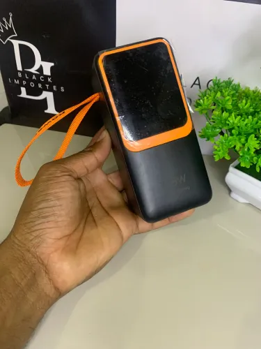 Carregador Portátil Turbo c/ Display Digital - Não fique sem bateria!