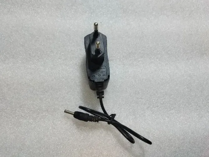 Carregador de nokia bico fino