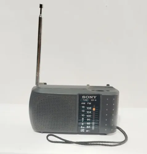 Rádio Portátil Sony ICF-8 AM-FM