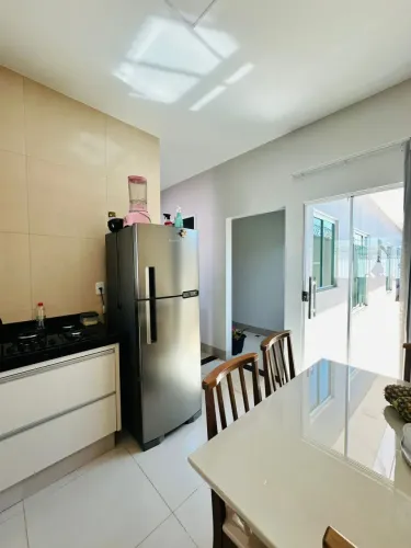 Casa à venda com armários embutidos, garagem ampla e 3 quartos em Rio Verde - GO