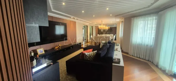 Apartamento reformado com 165 m², 3 dormitórios, 3 vagas e excelente localização próximo a