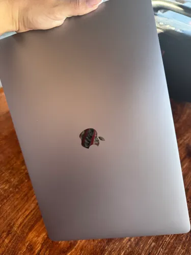 MacBook i7