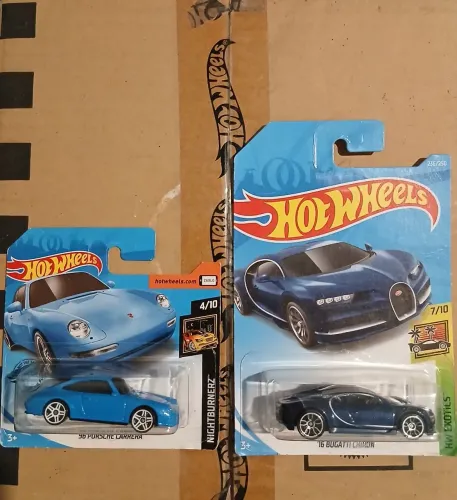 Hot wheels - Bugatti Chiron 16 + Porsche Carrera 96