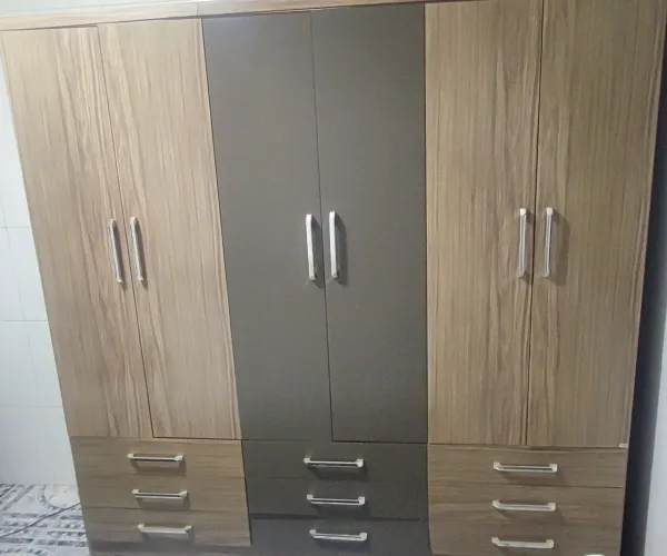 Guarda-Roupa 6 portas e 12 Gavetas