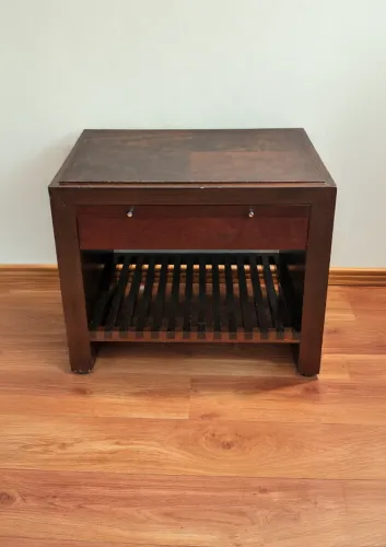 Mesa de Cabeceira em Madeira Maciça