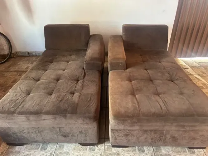 Mesa de jantar 4 cadeiras e sofá 7 lugares, os dois a venda, urgente, 1.500,00 os dois