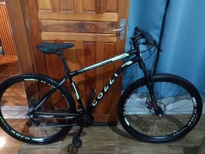 Bicicleta aro 29 colli