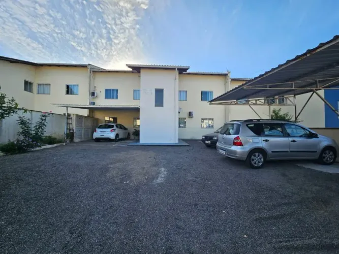 Apartamento térreo semi mobiliado com giardino no bairro Três Rios do Sul em Jaraguá do Su