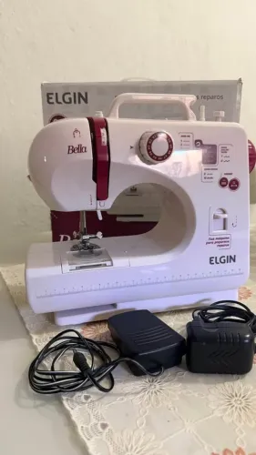 Máquina de Costura Elgin Bella - usada