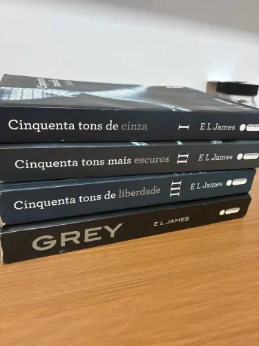 Cinquenta tons de cinza completa