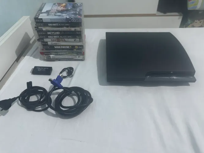 PS3 Slim Muito Bem Cuidado + 13 Jogos