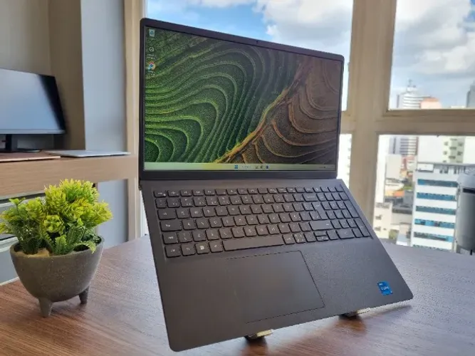 Notebook Dell Inspiron 15 3520 - Core i5 | 8ª geração | 256GB SSD | 8GB DDR4 | 15,6"