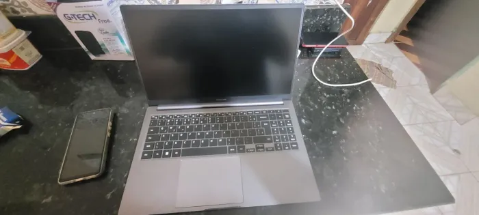 Notebook Samsung Galaxy Book4 Seminovo 8GB de RAM, SSD 256GB
