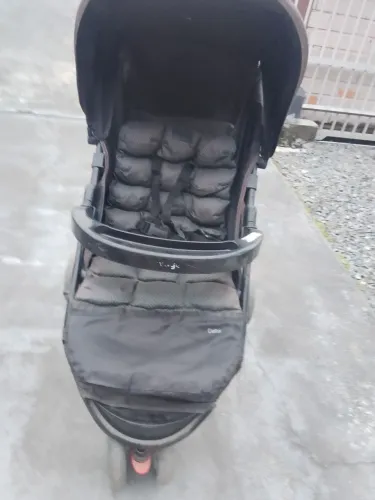 Vendo carrinho de bebê