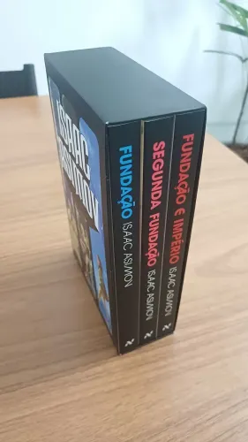 Box Trilogia Fundação (Fundação; Segunda fundação; Fundação e império) - Isaac Asimov
