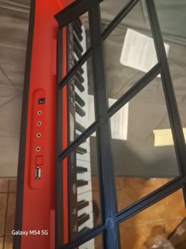 Teclado musical  com Sensibilidade 