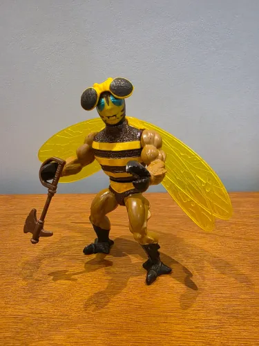BONECO HE MAN ABELHAO ESTRELA 100% COMPLETO ANOS 80 ZERADO