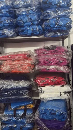 Sacolas TNT para Lojas e Eventos | Tamanho 27x30 e 35x40 | GRÁTIS 